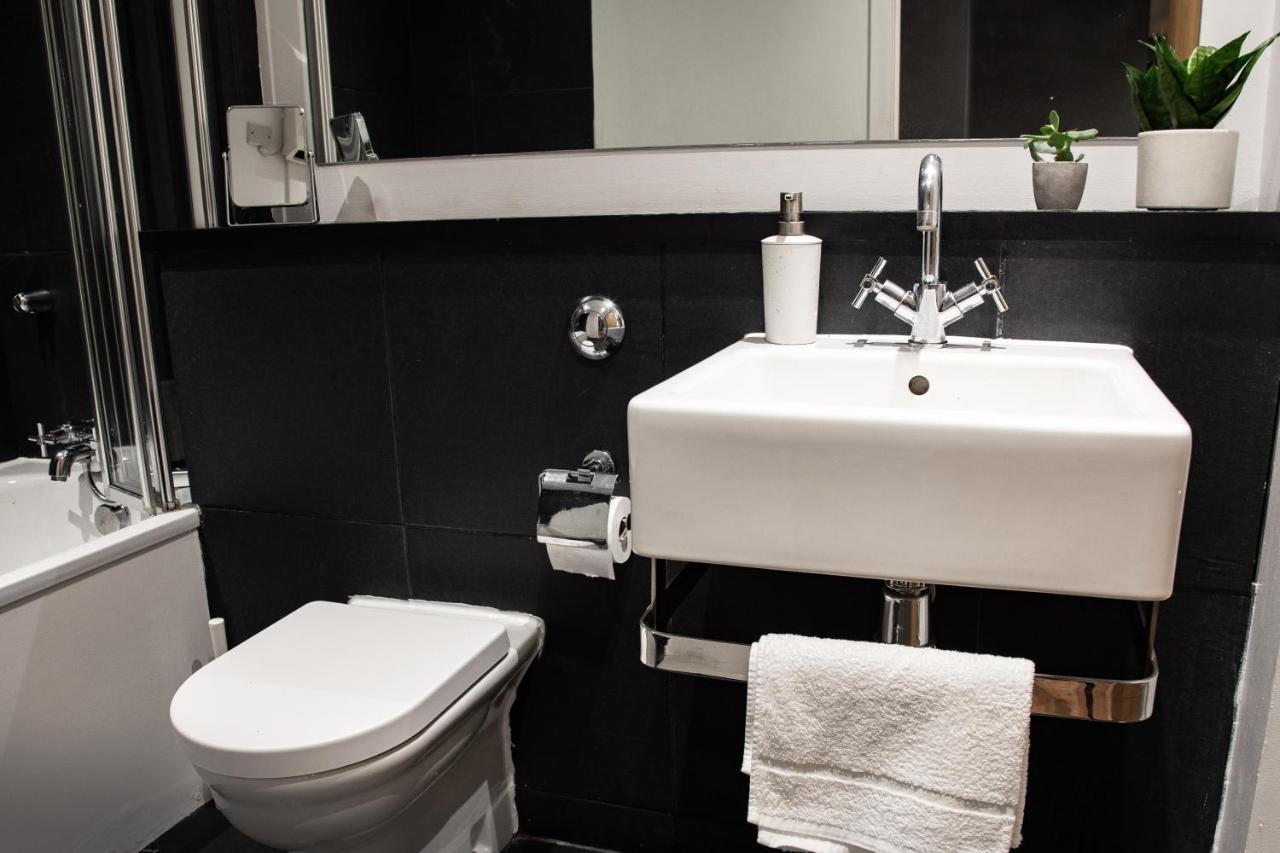 Modern Merchant City Apartment By George Square Glasgow Esterno foto
